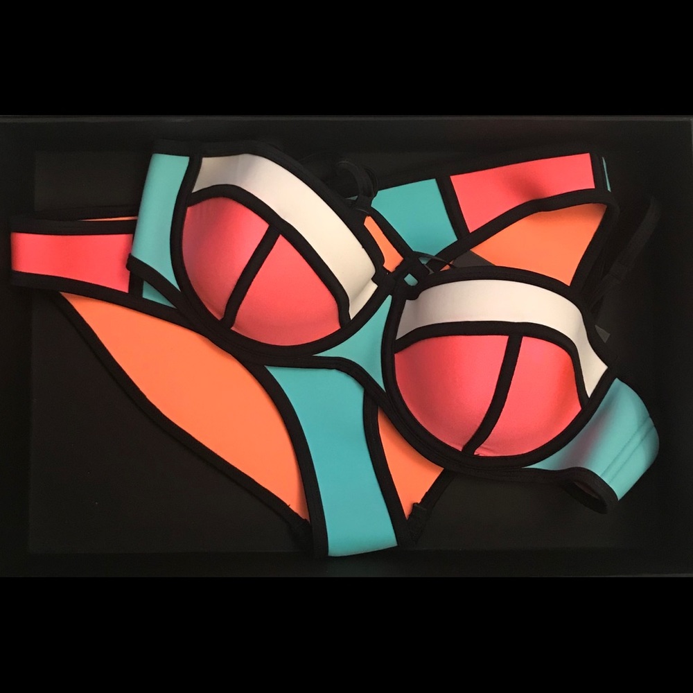 Triangl Poppy Bubblegum bikini set, NWT